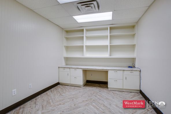 Office Space on 69th & Slide: 5145 69th St, Lubbock, TX 79424